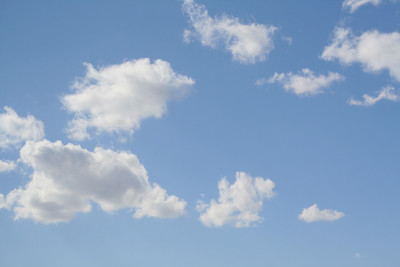自然的春天天空