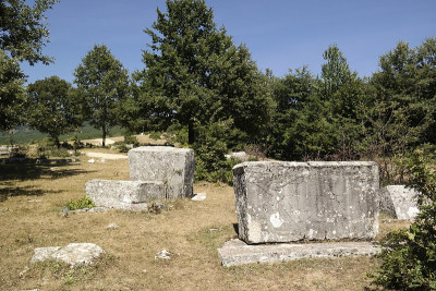 这个clć在墓地Kalufi”在Krekovi (Nevesinje)