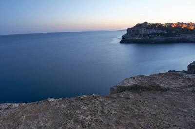 Cala Figuera -美丽的海岸线和古老的灯塔在Cala Figuera，马略卡，西班牙