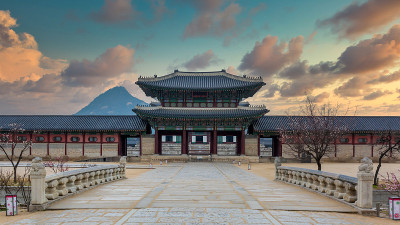 首尔市景福宫，韩国首尔的地标性建筑，韩国的传统木制建筑，景福宫是朝鲜王朝的主要皇家宫殿。