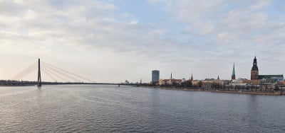 里加的石桥场景