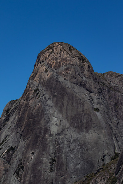 石山