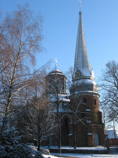 Kirche im Schnee，雪中的教堂