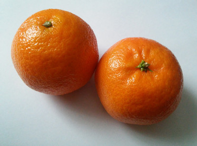 两个橙子