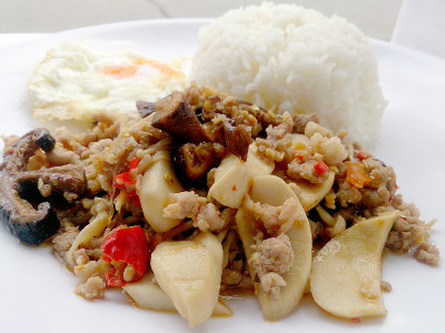 香菇炒肉末