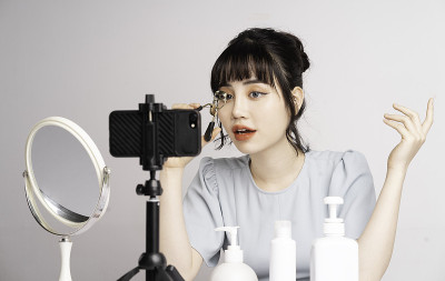 女人化妆老师