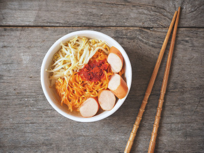 军队炖面条韩国食物