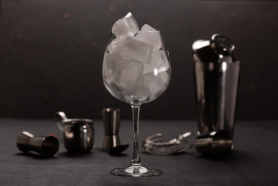 酒吧和酒精鸡尾酒概念