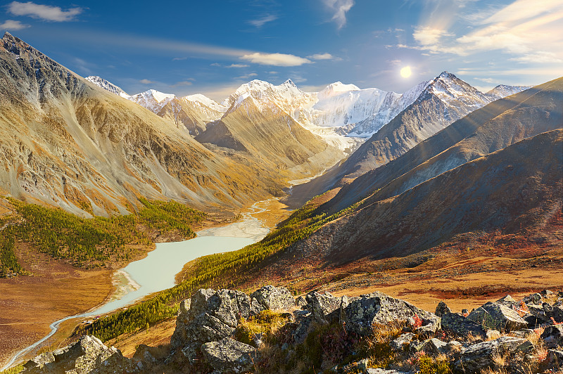 美丽的秋景，阿尔泰山俄。