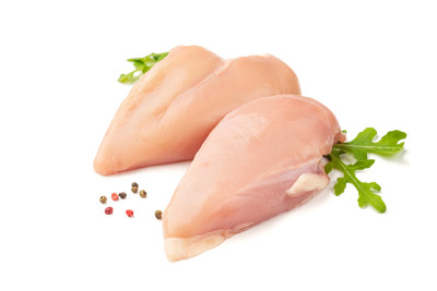 生鸡肉与香料，孤立白