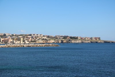 意大利西西里岛锡拉丘兹奥提嘉岛的海岸景观