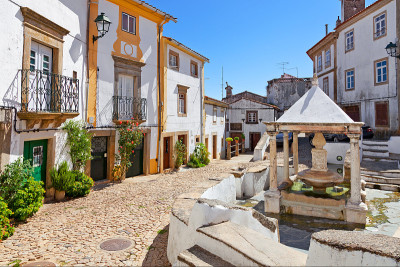 Fonte da Vila又名村庄或城镇喷泉，在犹太区或犹太人区建造于宗教法庭期间。