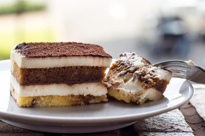 Tiramisu Cake