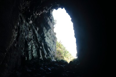 如沙洲状节理、奇岩、峭壁、海岸、