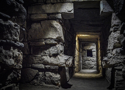 秘鲁Ancash的Chavin de Huantar主庙内的地下隧道