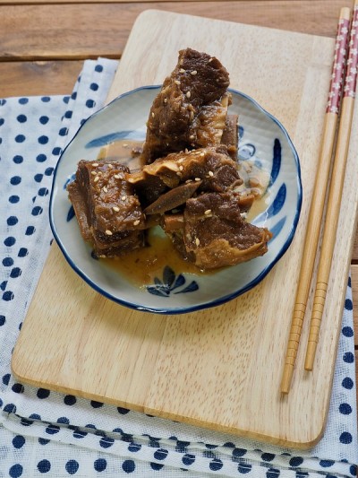 韩式料理红烧排骨、牛排排骨