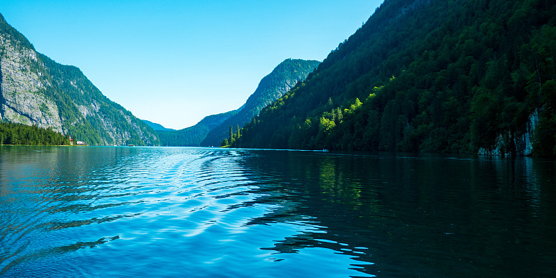 贝希特斯加登湖Königssee，一个阳光明媚的夏日