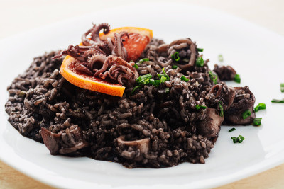 黑鱿鱼烩饭