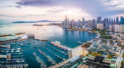航拍青岛海岸线建筑景观天际线