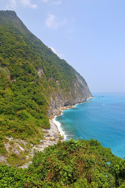 清水崖是太鲁阁公园的一部分，位于花莲，
