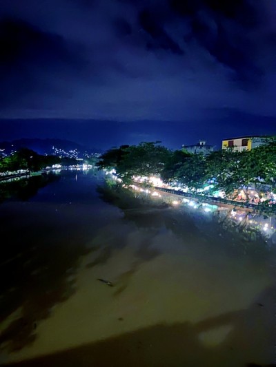 河