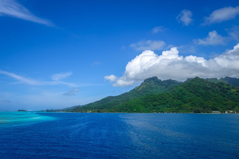 莫雷阿岛和太平洋泻湖景观