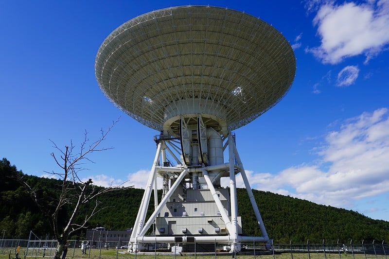 日本最大的面向天空的抛物面天线