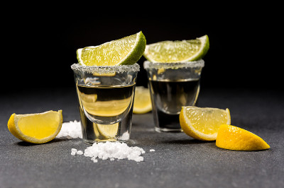 龙舌兰酒和柠檬