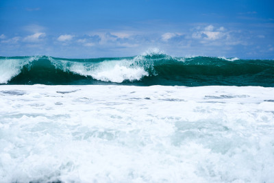 3 . the Wave Breaking in the Distance/on the Horiz
