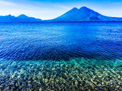 阿特兰和托利曼火山，危地马拉阿特兰湖
