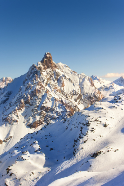 索伦斯山谷的雪山