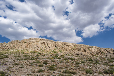 卡塔(土耳其):通往著名的内姆鲁特山(Nemrut Dagi)顶峰的小径。公元前62年，国王安条奥库