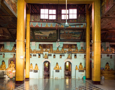 缅甸Mrauk-U的Shite-thaung寺庙内部
