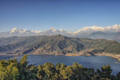 菲瓦湖和喜马拉雅山脉全景