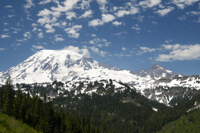 雷尼尔山