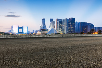 新的柏油路和杭州美丽的城市景观