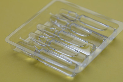 注射用医用玻璃安瓿。有疫苗，药品，胶原蛋白，维生素，透明液体的安瓿