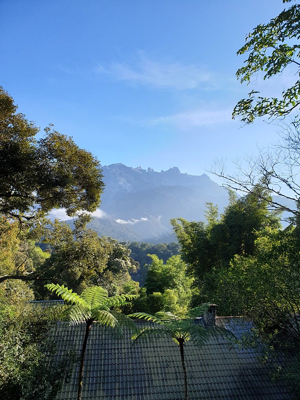 哥打基纳巴卢山徒步旅行美丽的自然风景