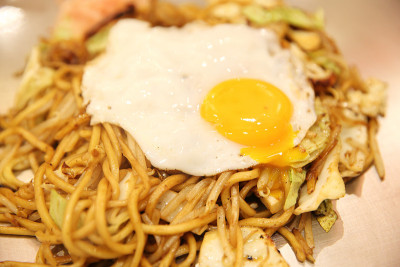日式料理，炒面日式炒面