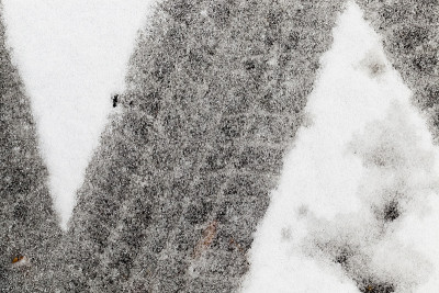 雪下的路