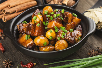 栗子焖猪肉，中国菜
