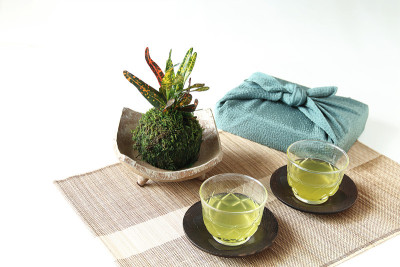 椰奶豆，冰绿茶和糠芝