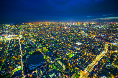 日本古都地区城市天际线空中夜景