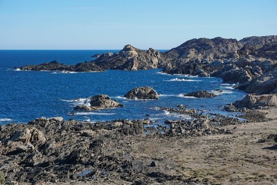 西班牙克鲁斯角的野生岩石海岸线