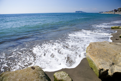 远处的Enoshima