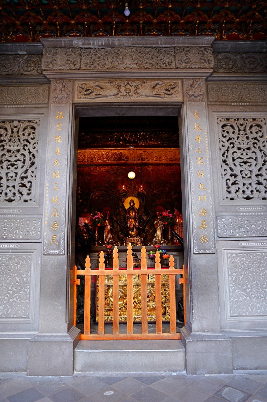 三峡清水祖师寺有精美的雕刻和雕塑