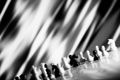 象棋战略概念是在鲜明的背景下形成的