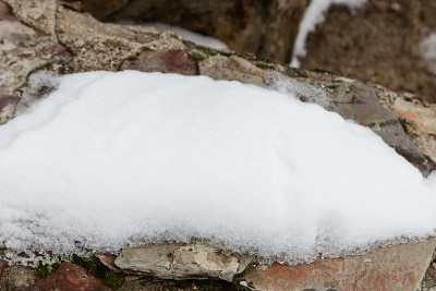 马德里的Canencia港口的雪山景观细节