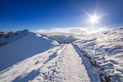 冬天下雪的太特拉山