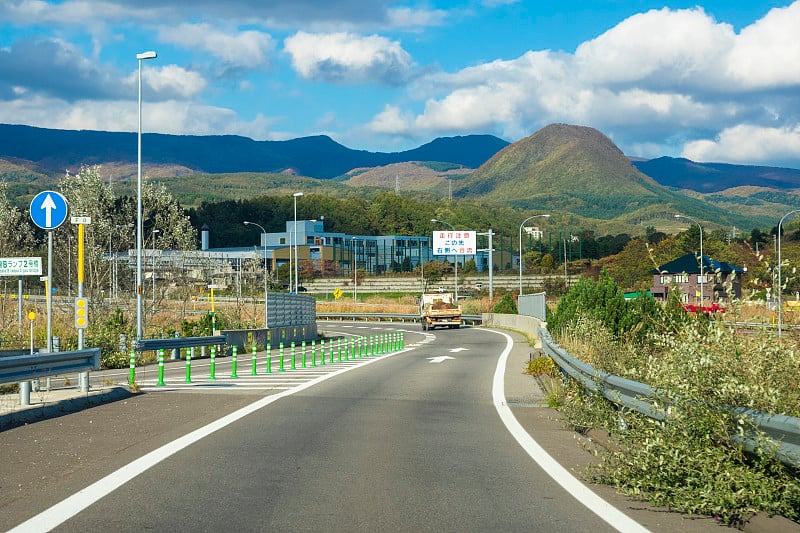 日本北海道函馆镇北海道高速公路乡村公路。